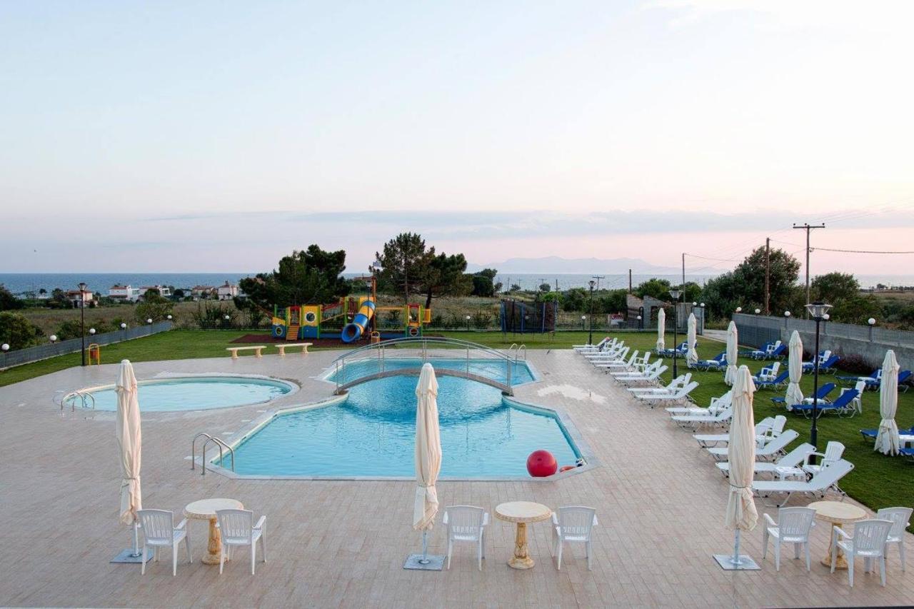 קומוטיני Vosporos Hotel מראה חיצוני תמונה